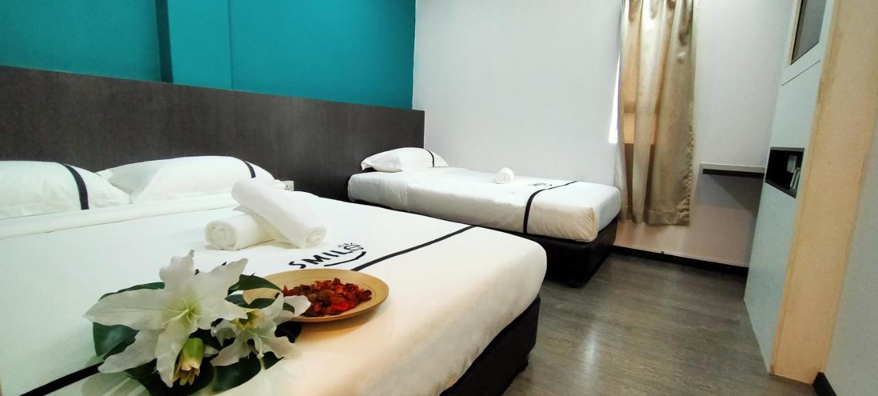 Smile Hotel Petaling Jaya Ss2 Экстерьер фото