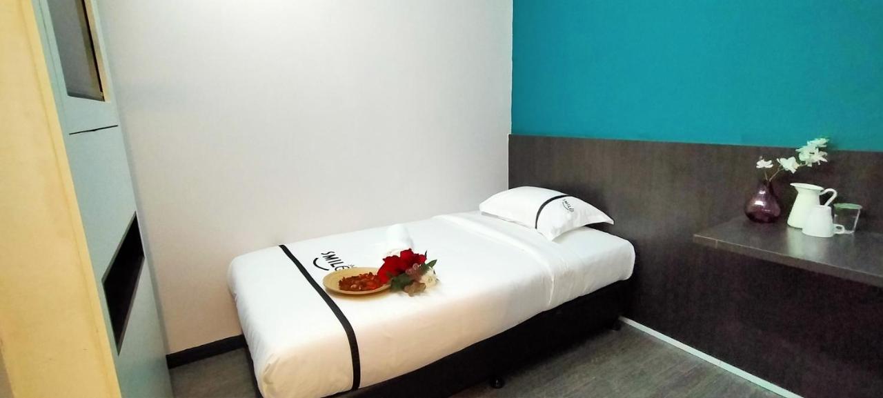 Smile Hotel Petaling Jaya Ss2 Экстерьер фото